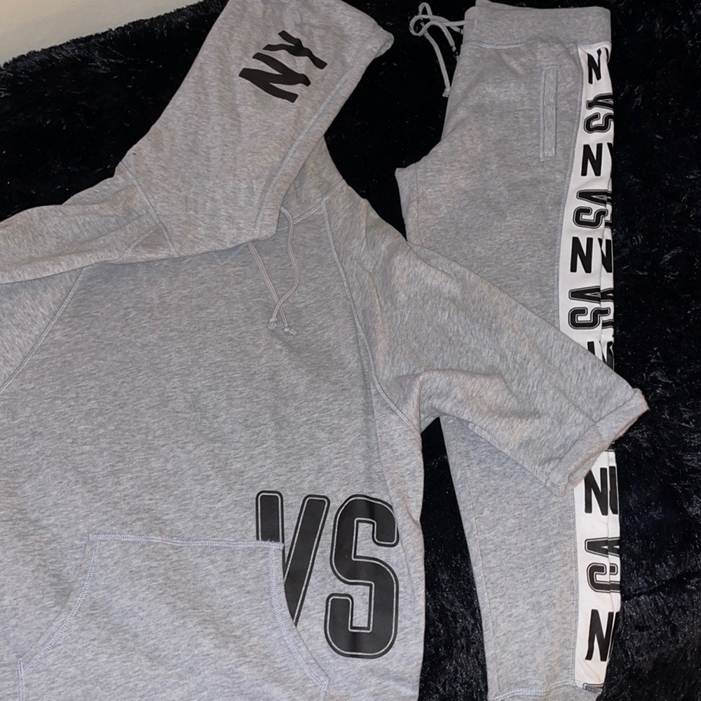 VS NY set